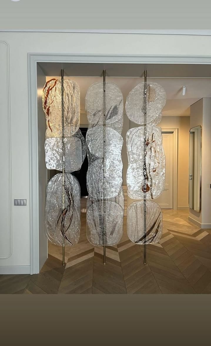 Organic Textured Glass Divider